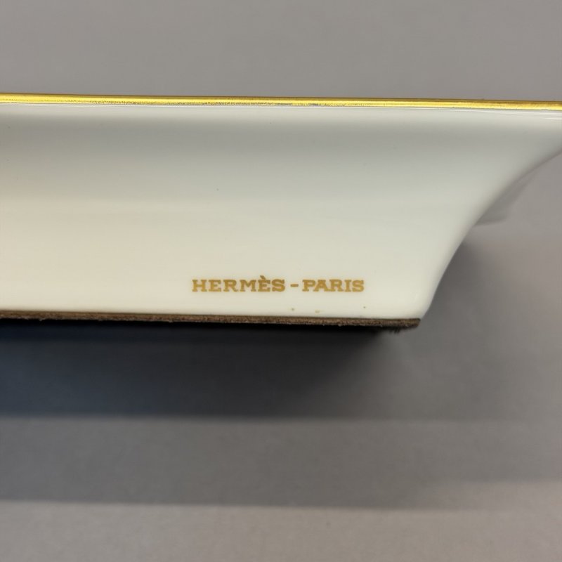 Фарфоровая пепельница от Hermès