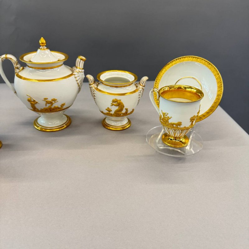 Набор из 4 предметов Meissen 1814-1824 года (к)