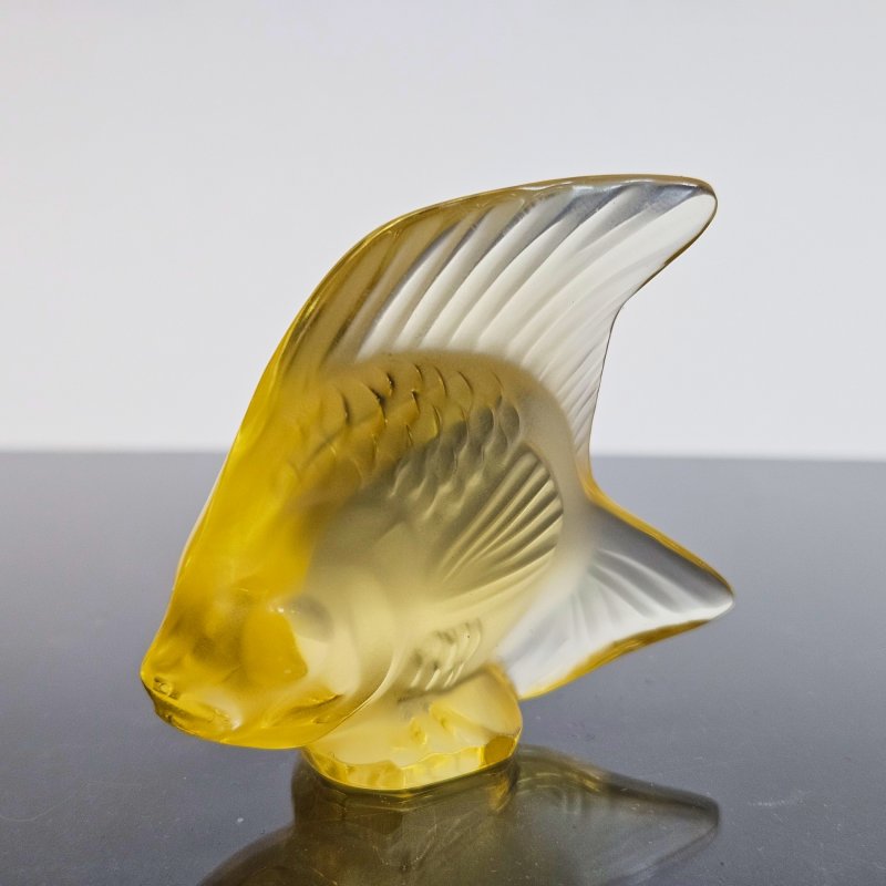 Хрустальная рыбка желтого оттенка Lalique