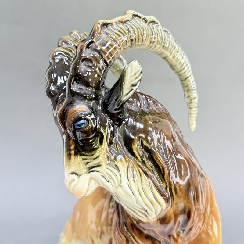 Фигурка Козерог напуганный ящерицей Германия Волькштадт Карл Энс