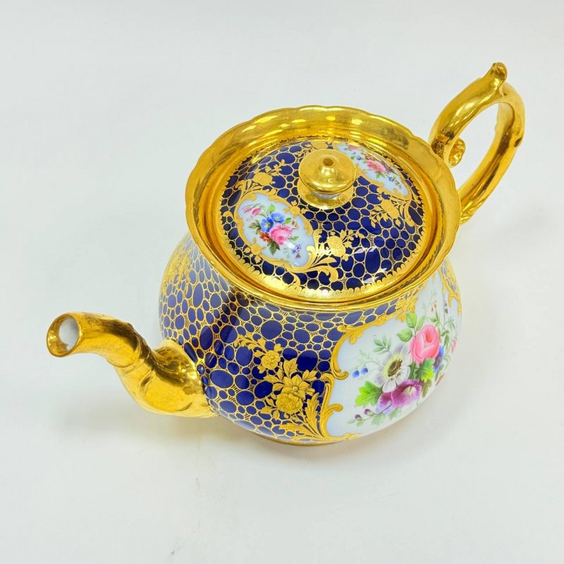 Чайник  из «Кобальтового» сервиза с декором «cailloute»