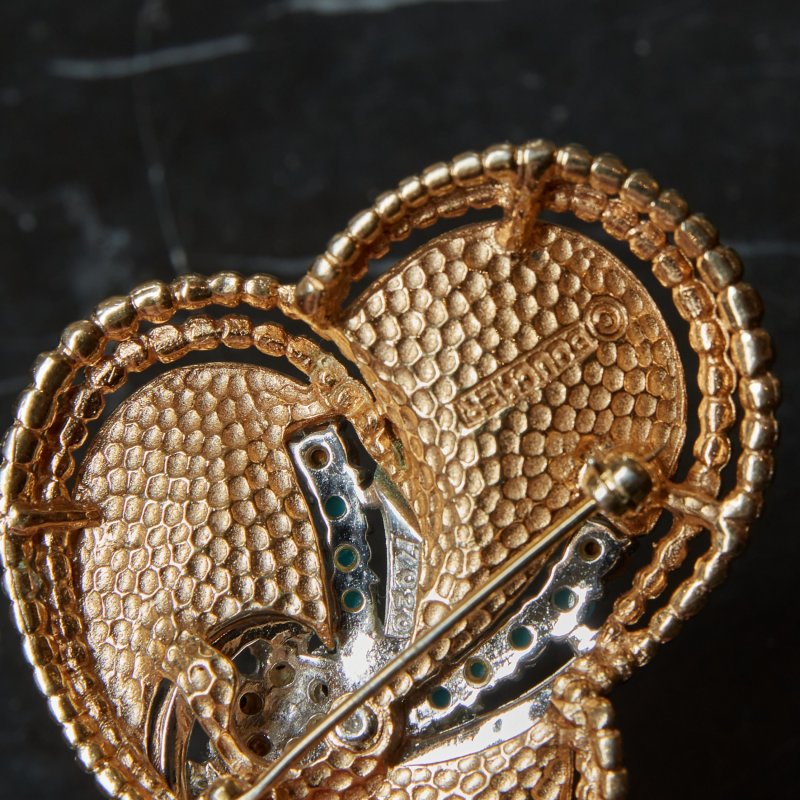 Брошь Boucher Полуовалы голубые мелкие стразы