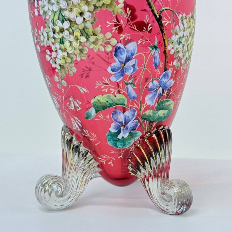 Ваза из клюквенного стекла Moser