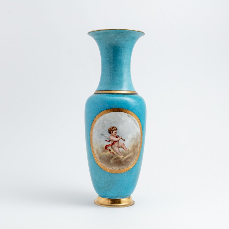 Старинная ваза ручной работы с росписью