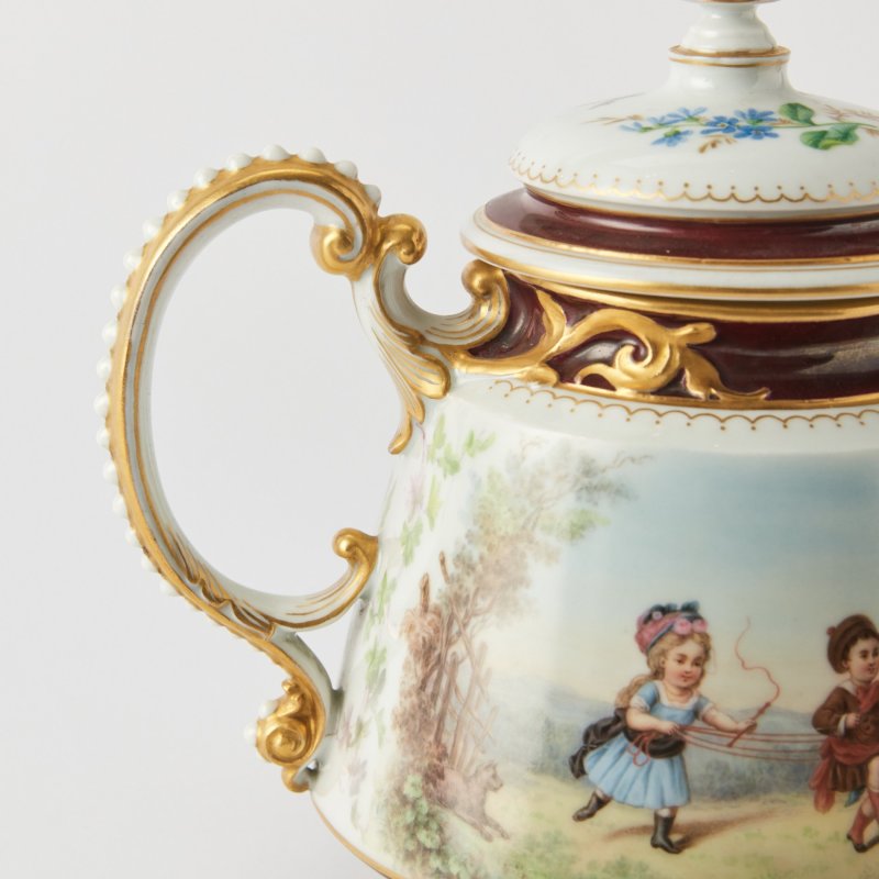 Редкий коллекционный чайник с росписью по эскизам художника Вивана Босе
