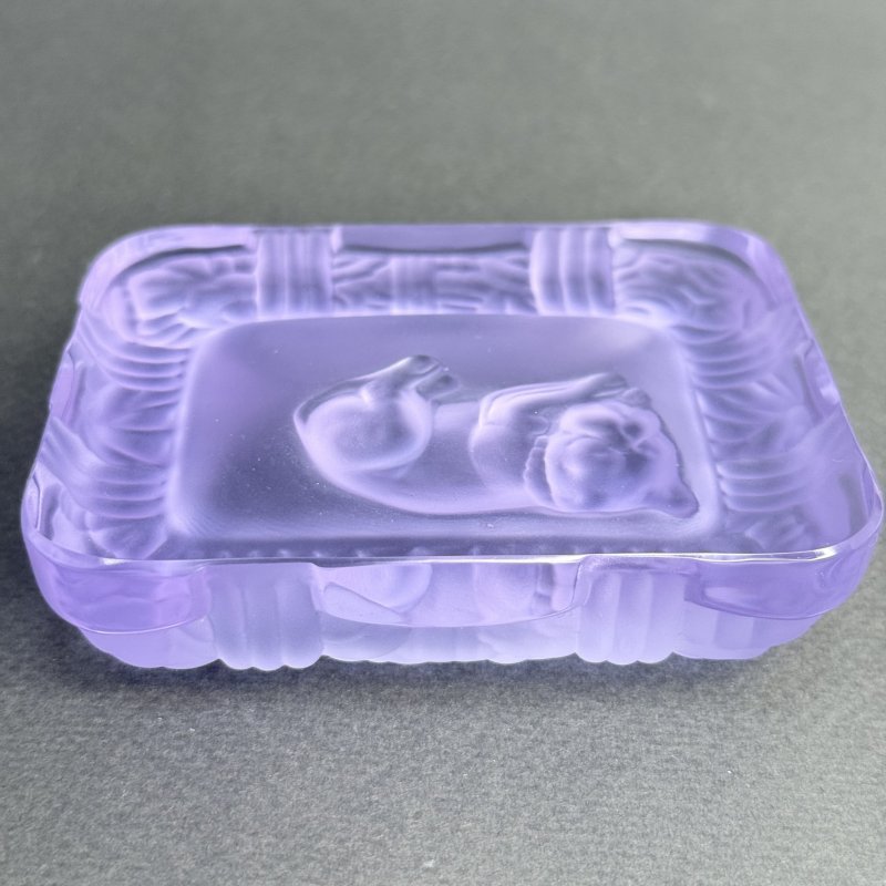 Мелочница с английским бульдогом из аметистового стекла в стиле Артдеко дизайн 1930г. Г. Хоффманн Чехия 21 в