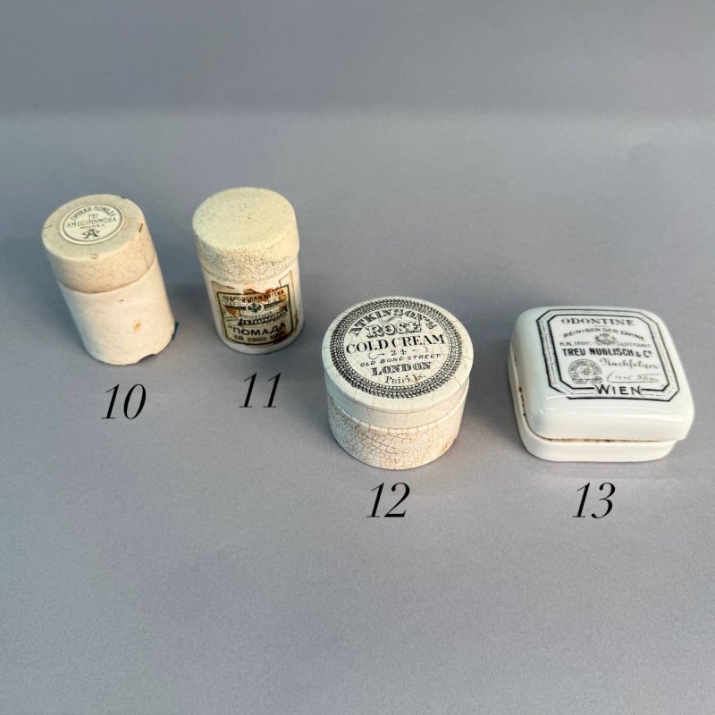 Антикварная коллекция медицинских предметов 
