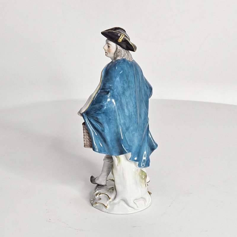 Статуэтка Продавец масла для лампы из серии Разносчики в Париже Meissen 19в.