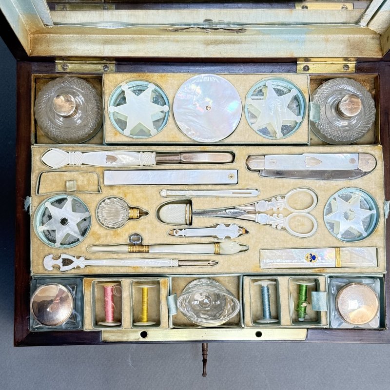 Шитьевой набор и несессер дорожный Palais Royal ( Пале Рояль) Франция 1780-1810 г