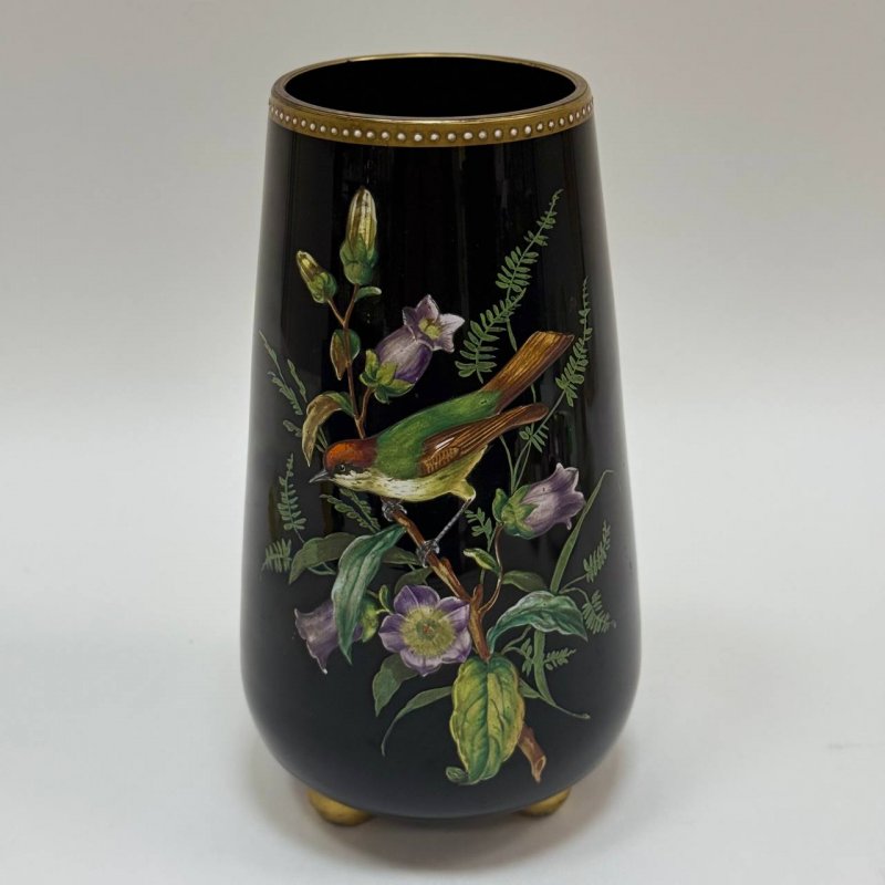 Ваза из черного стекла Thomas Webb & Sons