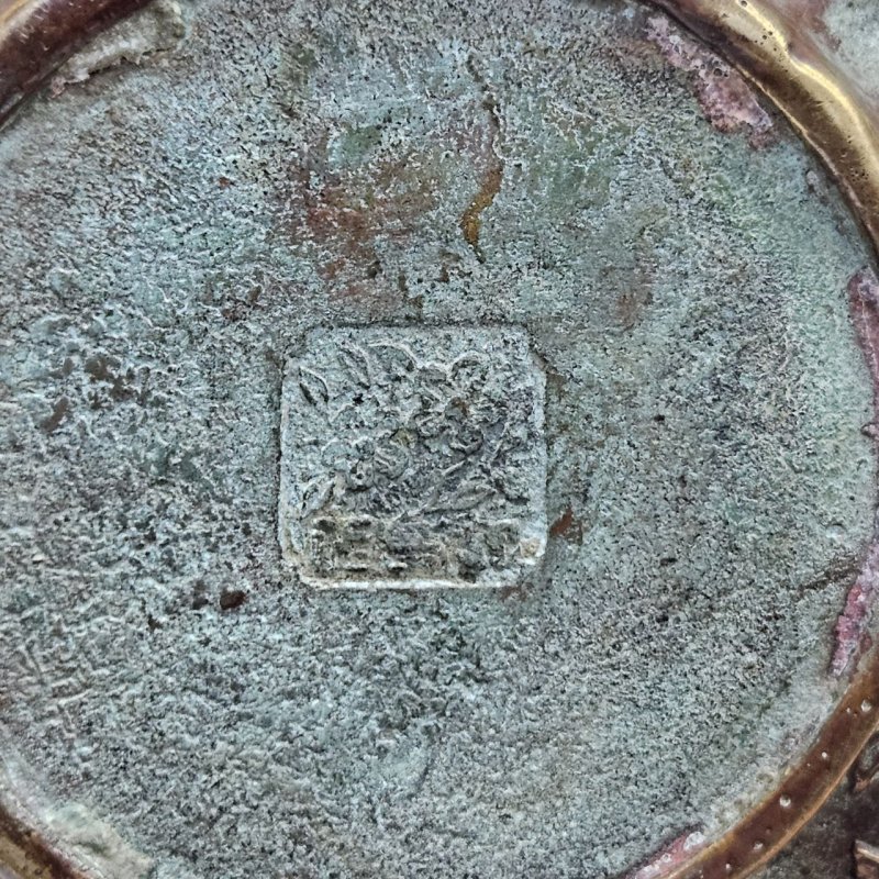 Шкатулка бронзовая в форме тыквы