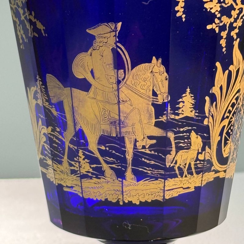 Кубок с крышкой из синего стекла Богемия