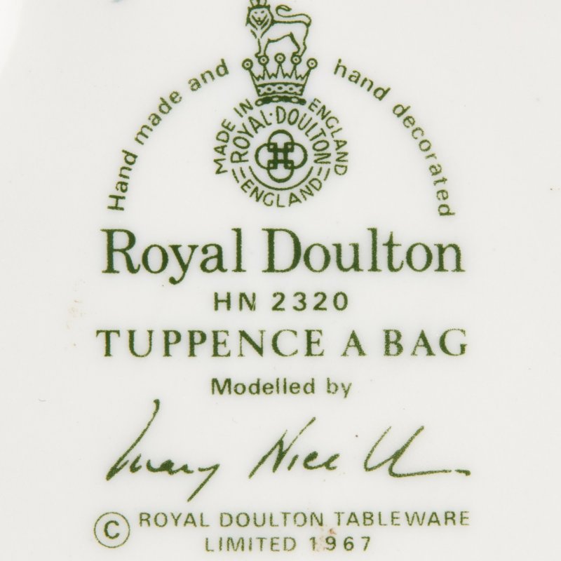 Статуэтка Royal Doulton Tuppence a Bag 