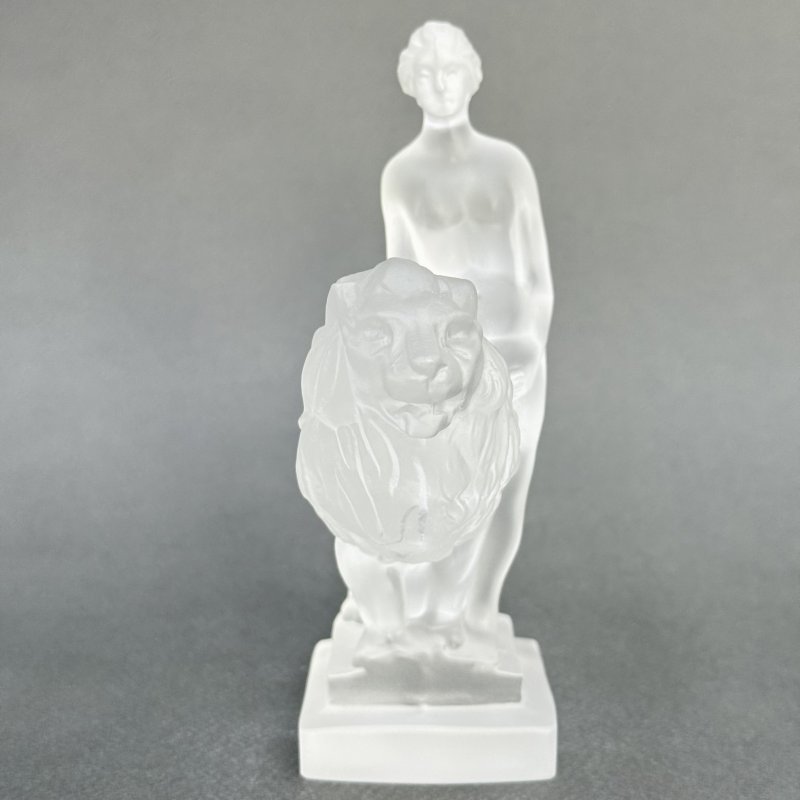 Статуэтка Девушка на льве в стиле Артдеко дизайн 1930г. Г. Хоффманн Чехия 21 в