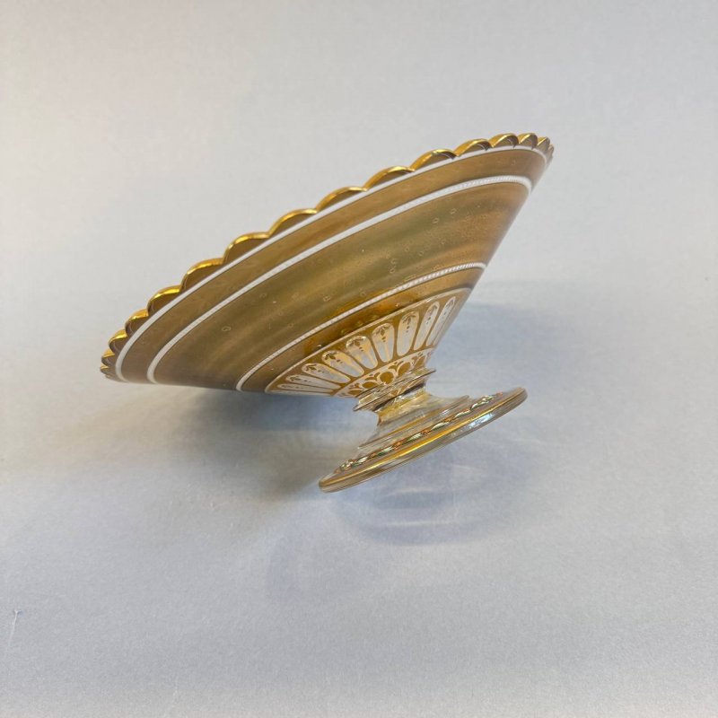 Чаша с основанием 