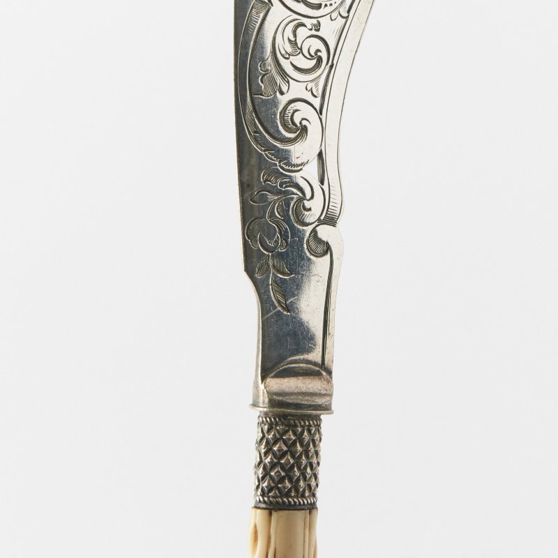 Нож антикварный с ручкой из кости Atkins brothers