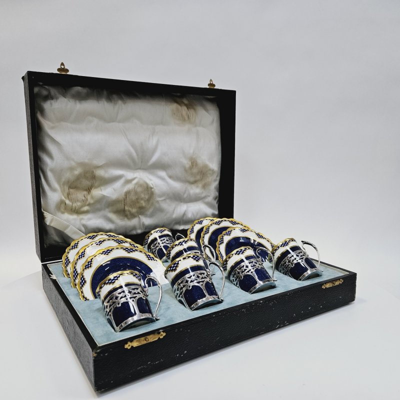 Набор 6 чашек с блюдцами и серебряными  подстаканниками в кейсе Aynsley Англия 1900 гг