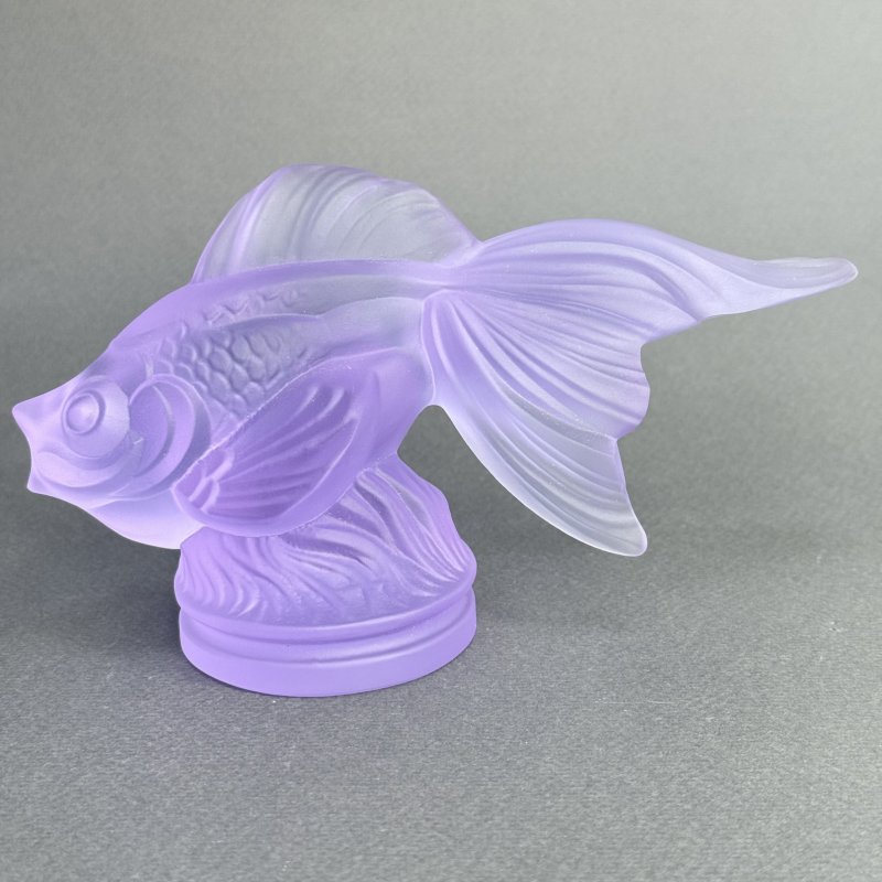 Коллекционная статуэтка Gold Fish из аметистового стекла дизайн 1930г. Г. Хоффманн Чехия 21 в
