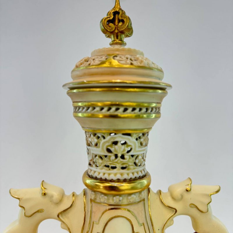 Старинная ваза с крышкой Royal Worcester 1890е гг