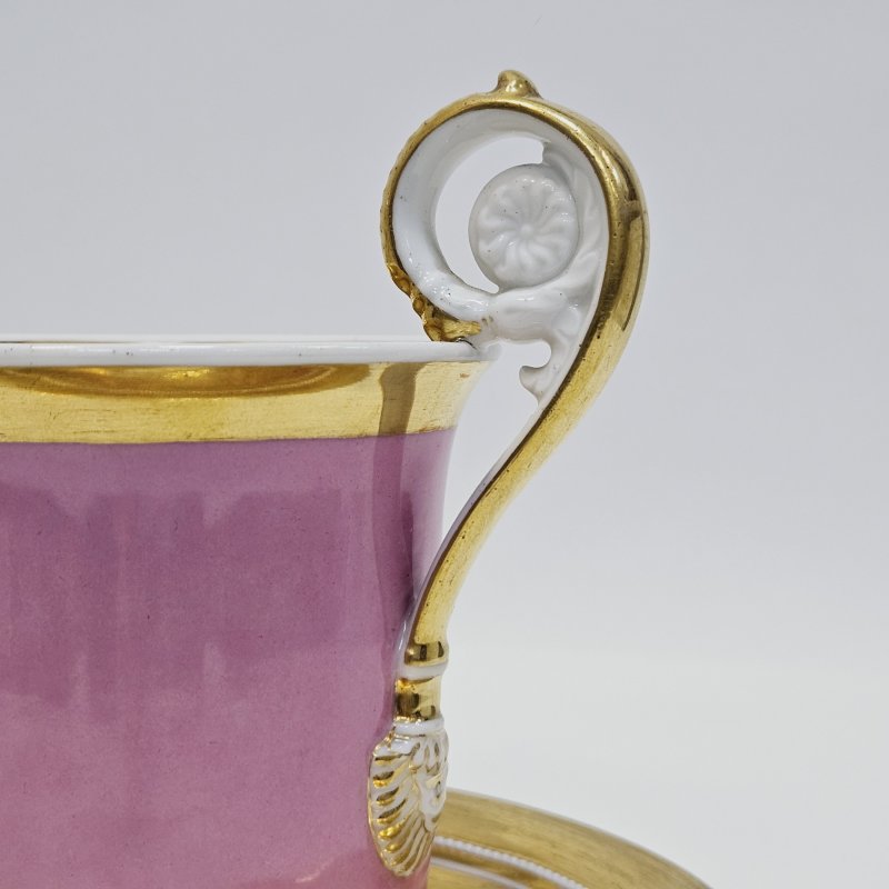 Чашка в стиле ампир с фигурной ручкой КПМ 1820-1830 гг