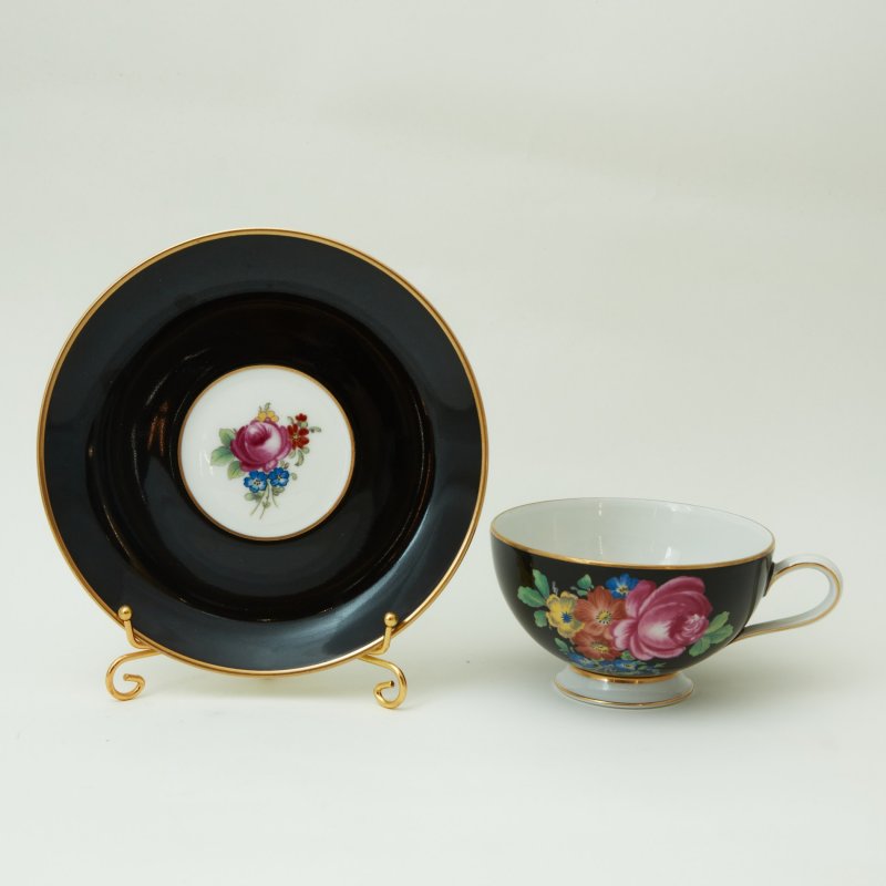 Чашка с блюдцем черная с цветами Thomas