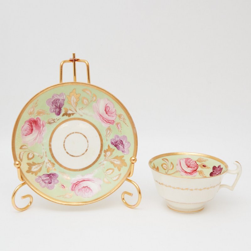 Старинная чайная пара с цветочным декором