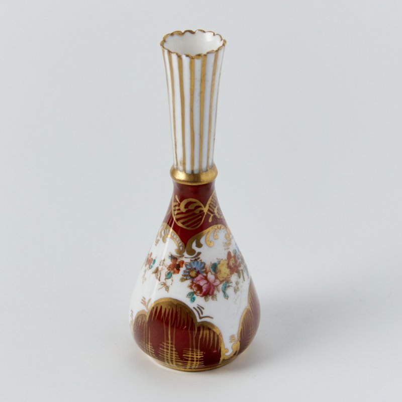 Антикварная вазочка с ручной росписью 