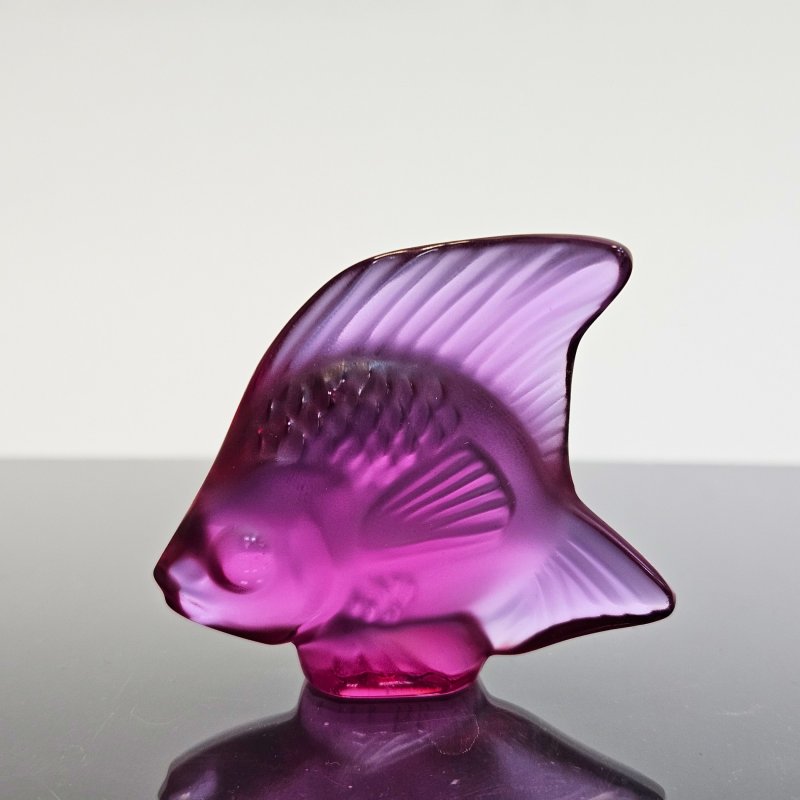 Хрустальная рыбка фиолетового оттенка Lalique