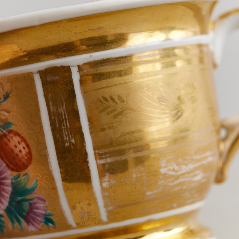 Редкая коллекционная чашка с флоральной росписью. Клеймо Наследники Батенина