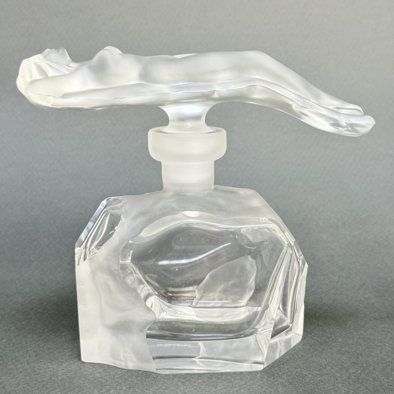 Флакон парфюмерный из стекла дизайн 1930г. Г. Хоффманн Чехия 21 в