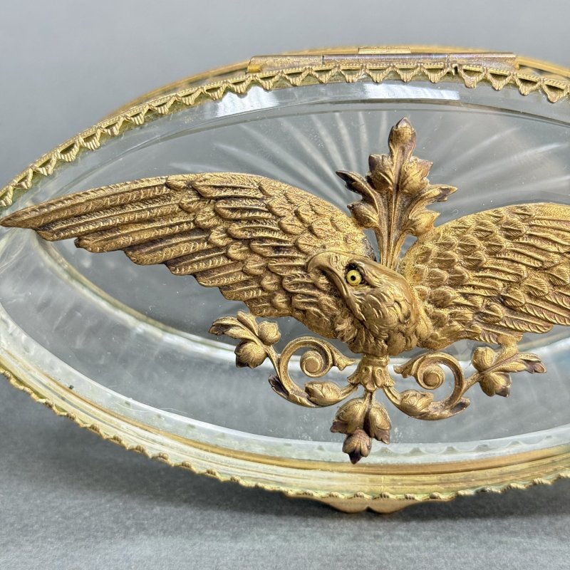 Шкатулка хрусталь с орлом из бронзы Франция 19 в