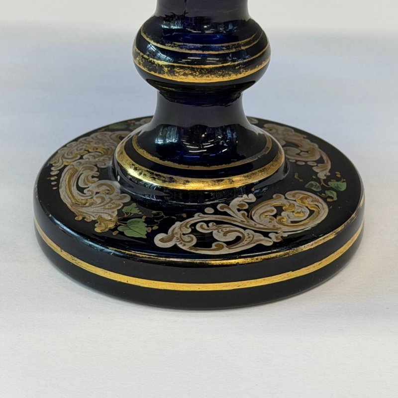 Ваза на ножке (tazza) из кобальтового стекла с росписями . Богемия 1860-1880 гг. 
