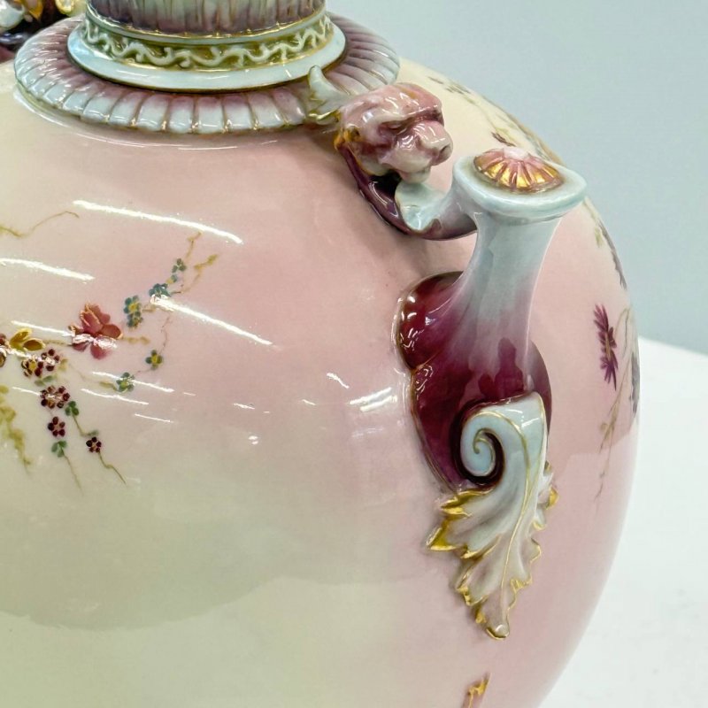 Фарфоровая ваза Royal Worcester (д)