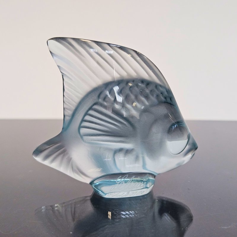Хрустальная рыбка голубого оттенка Lalique