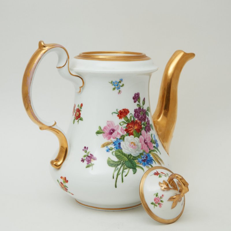 Старинный чайник с ручной росписью