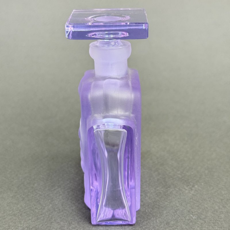 Коллекционный парфюмерный флакон в стиле Артдеко из аметистового стекла дизайн Г.Хоффманн 1930е г Чехия 21 в