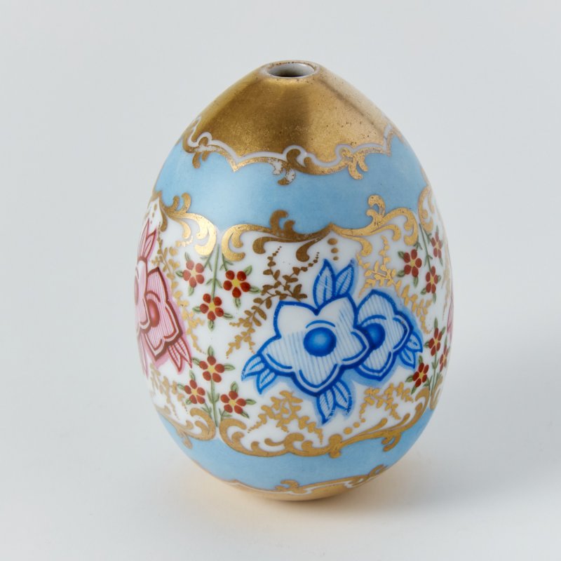 Старинное фарфоровое яйцо с ручной росписью 