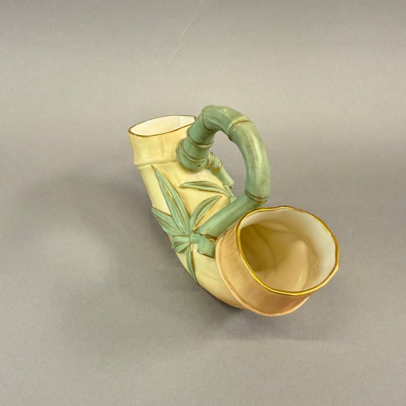 Коллекционная антикварная ваза английской мануфактуры Royal Worcester