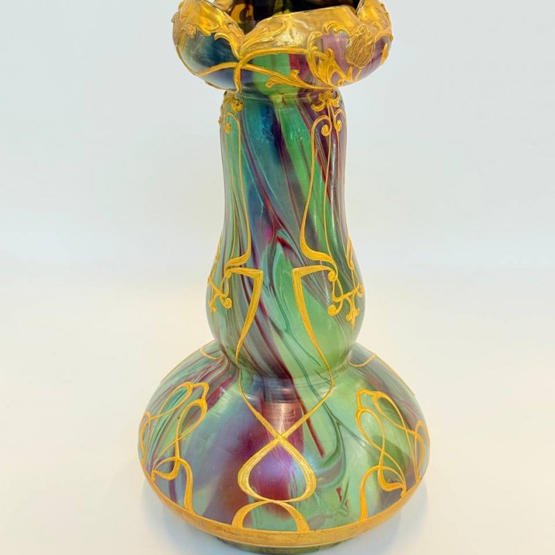 Ваза в стиле модерн