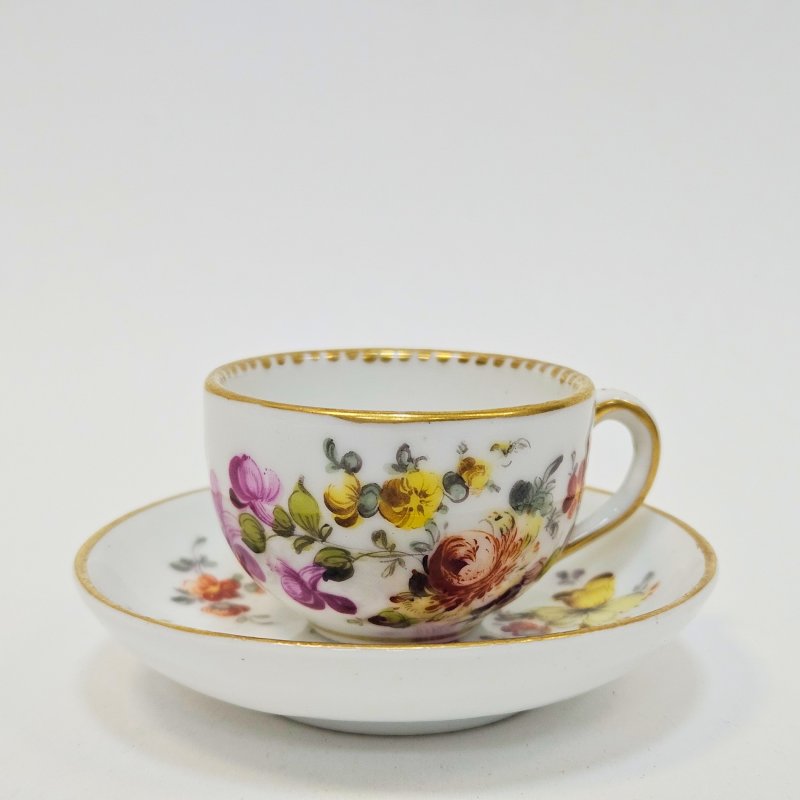 Чашка для кофе с блюдцем  Helena Wolfsohn 19в полихромная роспись в стиле мейссенский букет
