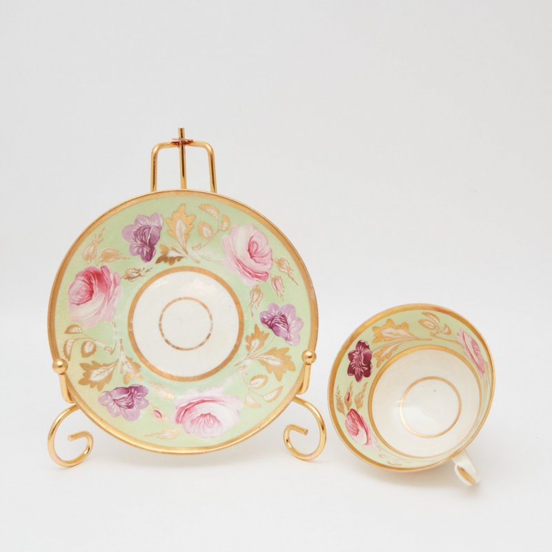 Старинная чайная пара с цветочным декором