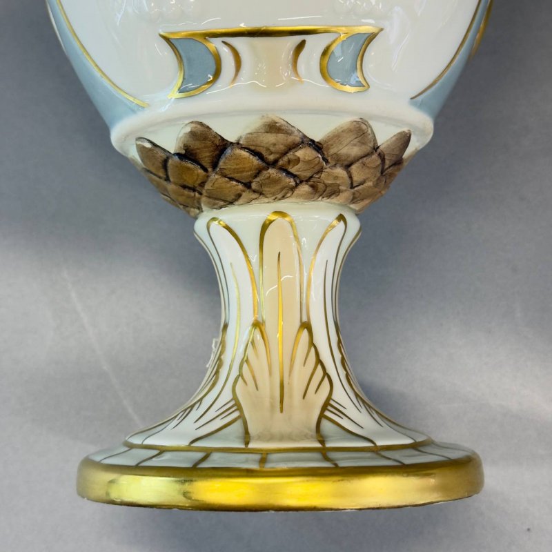 Парные коллекционные  фарфоровые вазы Royal Dux Bohemia в стиле Ар-Нуво  1910-1930 гг . 