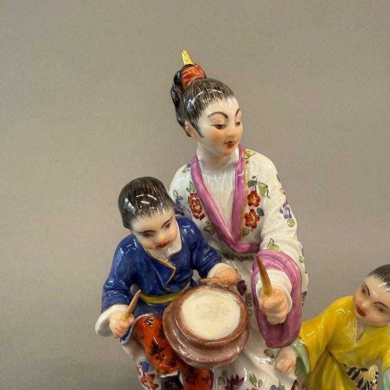 Фигурка Японка с детьми Meissen 1900 гг