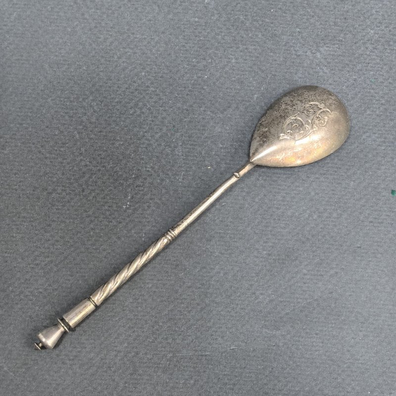 Набор старинных серебряных ложек для чая, в антикварном кофре, 84 пр. пробирный мастер Соколов М.Ф.