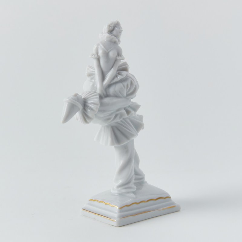 Коллекционная миниатюрная статуэтка Маскарад.