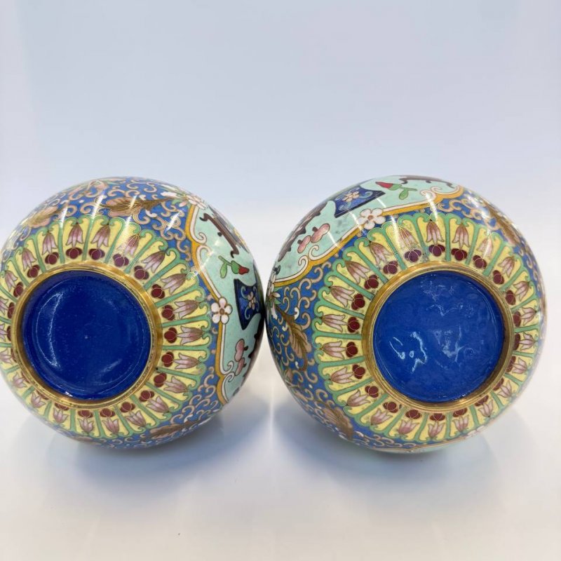  Редкие парные китайские вазы