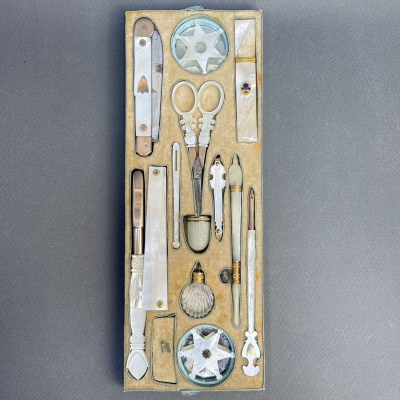 Шитьевой набор и несессер дорожный Palais Royal ( Пале Рояль) Франция 1780-1810 г