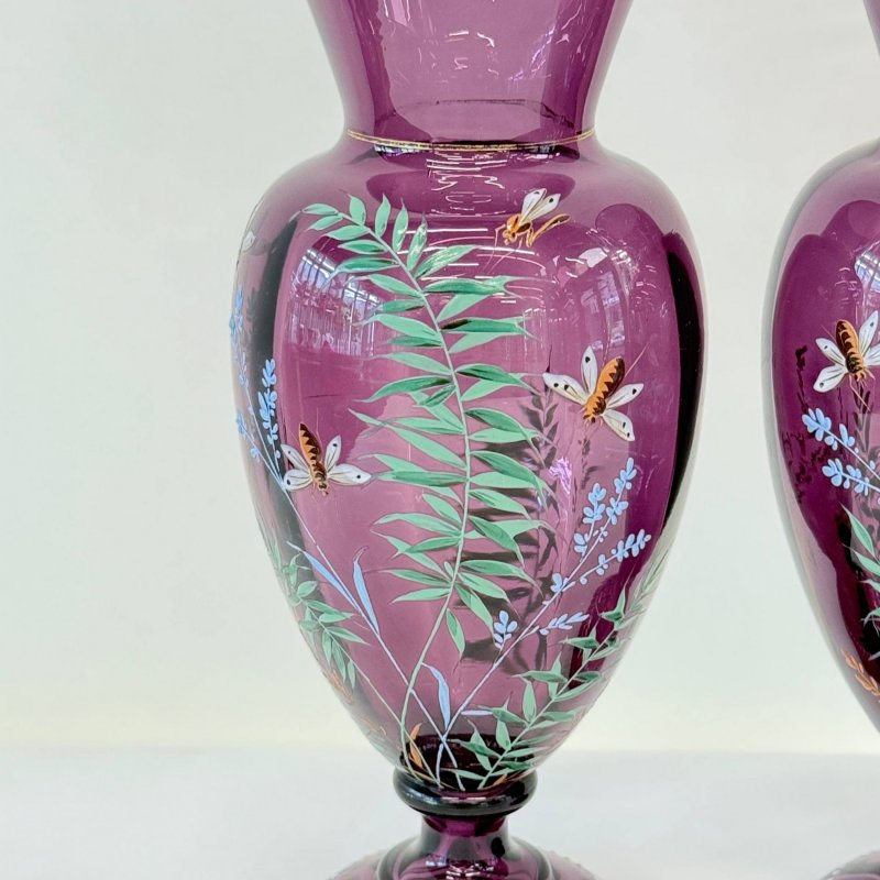 Пара ваз из художественного аметистового стекла Moser