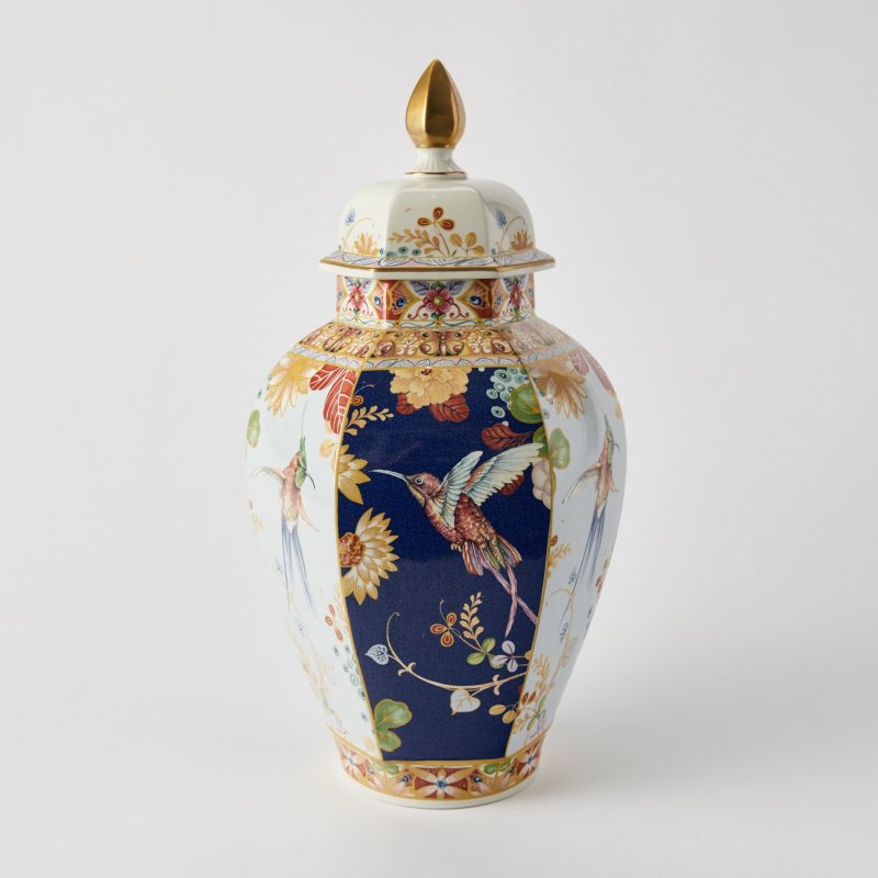 Коллекционная фарфоровая ваза с птицами