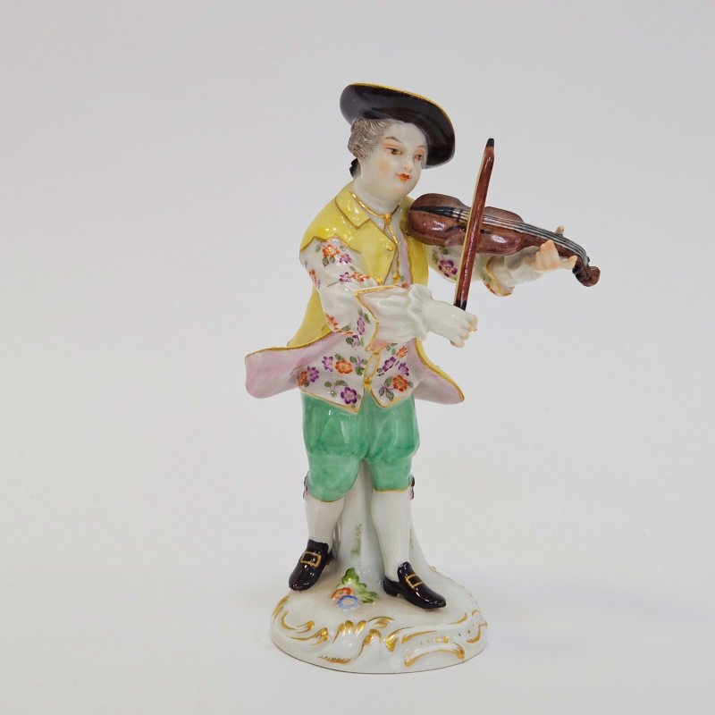 Статуэтка мальчик со скрипкой Meissen